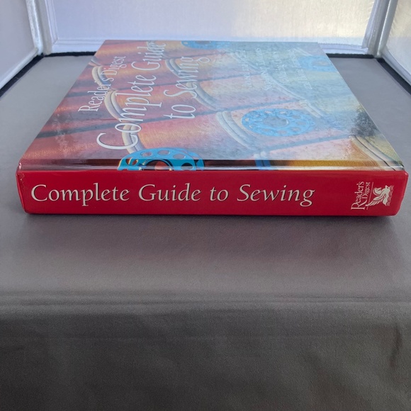 Complete Guide to Sewing from Reader's Digest (1995), hardcover, not used - Picture 5 of 5